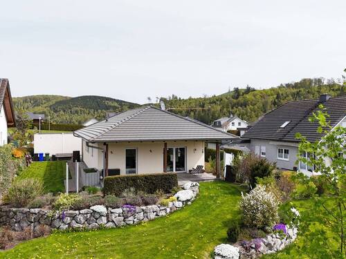Bild 2 - 4 Zimmer Bungalow zum Kaufen in Willingen (Upland) / Schwalefeld