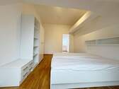 Schlafzimmer mit Ankleide.jpg - 