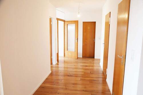 Flur - Etagenwohnung mit 135,00 m² in Böblingen zur Miete