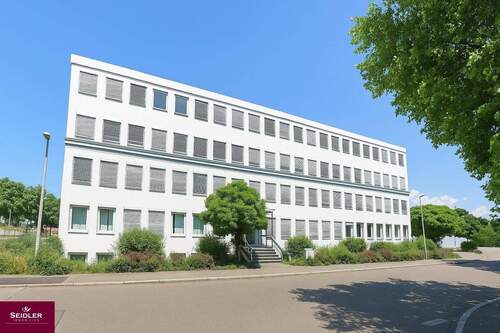 Aussenansicht des Bürogebäudes - Ihr neuer Standort für erfolgreiches Arbeiten.