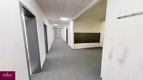 Durchgang zu den Bürozimmern - unmöbliert - 5 Zimmer Büro in Freiburg im Breisgau