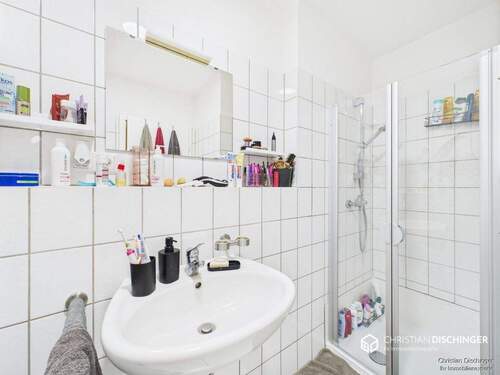 Badezimmer - Etagenwohnung mit 37,50 m² in Nittendorf zum Kaufen