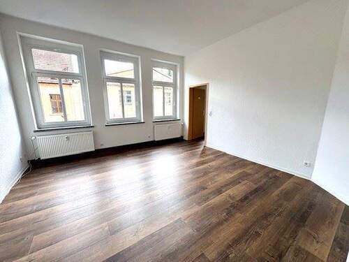 Wohnzimmer - Etagenwohnung mit 91,10 m&sup2; in Altenburg zur Miete
