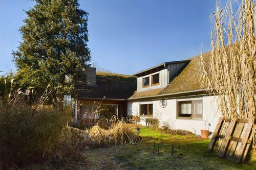 Blick nach Nord-West - Faszination Natur: Zweifamilienhaus mit vielfältigen Nutzungsmöglichkeiten