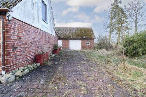 Auffahrt - 3 Zimmer Einfamilienhaus zum Kaufen in Wischhafen