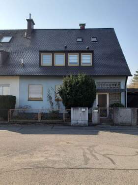 Vorderansicht - Mehrfamilienhaus, Wohnhaus mit 183,00 m&sup2; in Nürnberg zum Kaufen