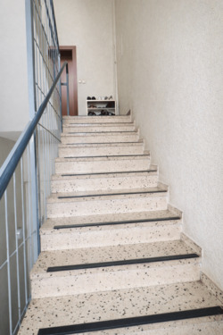 Treppenhaus F-Bismarck-Str. 4 - Gewerbeobjekt (Büro, Produktion, Verkauf) in Duisburg zum Kaufen