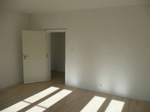 Wohnzimmer 2 - 3 Zimmer Etagenwohnung zur Miete in Pirna