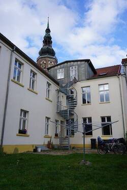 Hofansicht - 2 Zimmer Etagenwohnung zur Miete in Greifswald