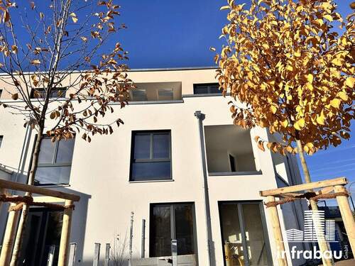 Hausansicht - Erdgeschoss Neubau! 2-ZKB in Leitershofen! Leben im Grünen und doch so Stadt nah!