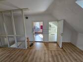 Altbau OG Flur - 