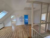 Altbau OG Flur - 