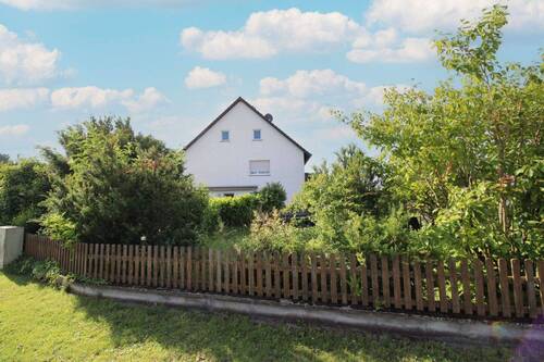 05 Grundstück eingezäunt - 