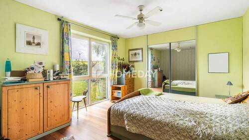 1. OG Schlafzimmer 1 - 