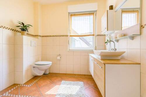 Bad (2) - 6 Zimmer Doppelhaushälfte in Schmallenberg