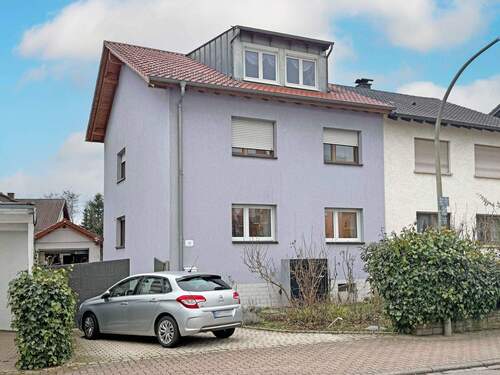 Hausansicht - Modernisierte, großzügige Doppelhaushälfte in Rauenberg! Ideal für die große Familie!