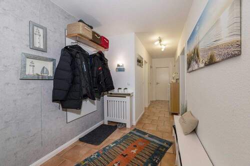 Flur - 8 Zimmer Mehrfamilienhaus, Wohnhaus zum Kaufen in Cuxhaven / Stickenbüttel