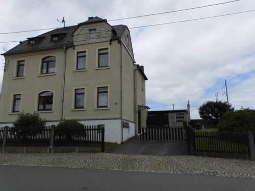 DSCI5677 - Teilsaniertes Mehrfamilienhaus mit viel Nebengelass und großem Grundstück in ländlicher Lage - ideal für Handwerker o...