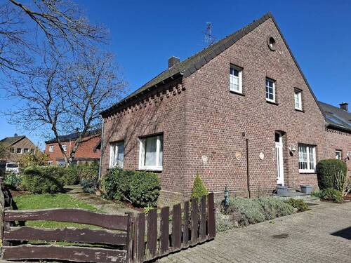 Straßenansicht - 6 Zimmer Doppelhaushälfte zur Miete in Nettetal