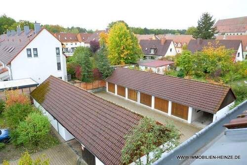 Blick zum Garagenhof - 