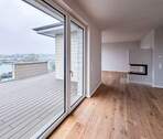 Wohnzimmer mit Blick auf die Dachterrasse - 3 Zimmer Etagenwohnung zum Kaufen in Kappeln