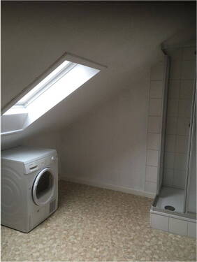 DG Ankleidezimmer mit Dusche - 