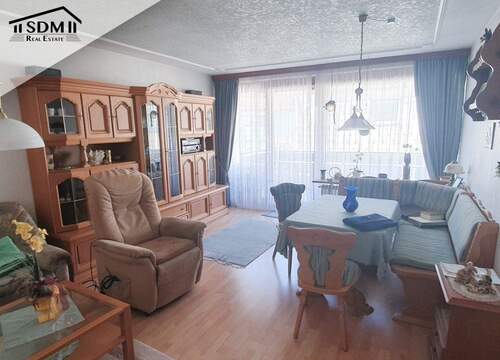 02_Wohnzimmer.jpg - 2 Zimmer Etagenwohnung zum Kaufen in Pforzheim
