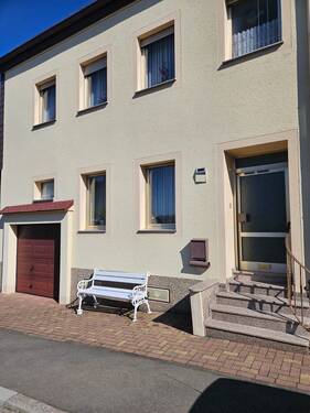 Mehrgenerationenhaus zu verkaufen - Mehrfamilienhaus, 2 Küchen, 4 Bäder, Garage, großem Grundstück und tollem Ausblick