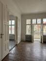 Zimmer 1 - Schöne bezugsfreie 3-Zimmer-Altbauwohnung mit 3 Balkonen und charmanten Altbaudetails!