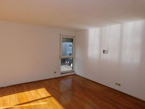 Wohnzimmer Westseite - 3 Zimmer Etagenwohnung zum Kaufen in Dossenheim