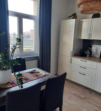 Einbauküche mit Essmöglichkeit - 