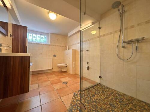 Kellergeschoss - Badezimmer - 