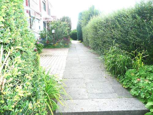 Teilansicht Garten zum Haus - 3 Zimmer Reihenendhaus in Elmshorn
