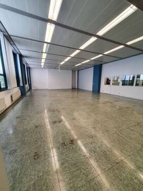 Helle, vielseitig nutzbare Erdgeschossfläche - Büro in Augsburg