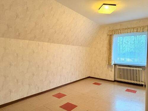 Zimmer im Dachgeschoss - 