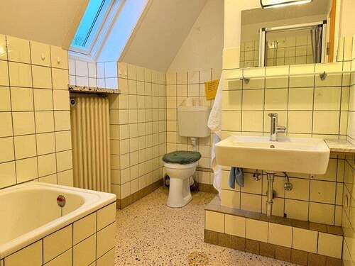 Bad im Dachgeschoss - 