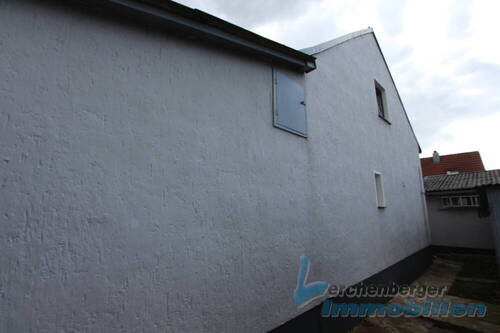 Rückseite - Einfamilienhaus mit 80,00 m&sup2; in Plattling zum Kaufen