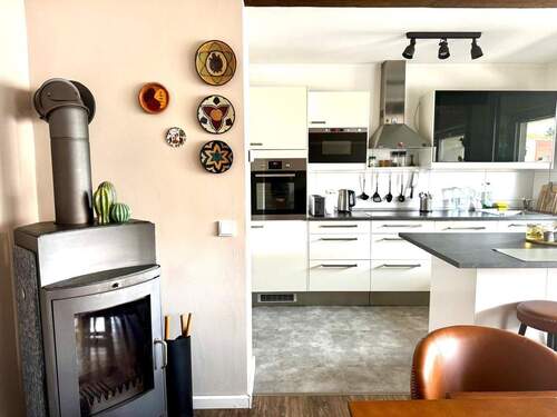 Bild 1 - Licht und Ruhe - 3,5 Zimmer-Wohnung im 3. OG mit Balkon und Garage !