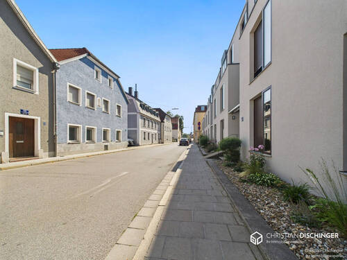 Blick in die Schwandorfer Straße - 2 Zimmer Gewerbeobjekt (Büro, Produktion, Verkauf) in Regensburg