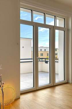 bodentiefe Fenster zum Balkon - 