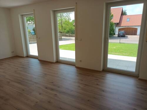 Wohnzimmer - Doppelhaushälfte mit 125,00 m&sup2; in Schrobenhausen zur Miete