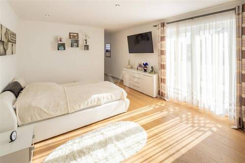ö Schlafzimmer OG - 