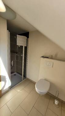Bad kleine Wohnung DG m.Dusche - 