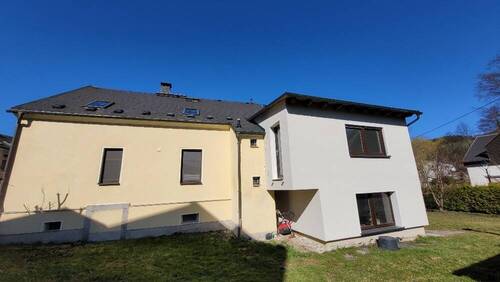 hintere Ansicht - 9 Zimmer Mehrfamilienhaus, Wohnhaus zum Kaufen in Markneukirchen