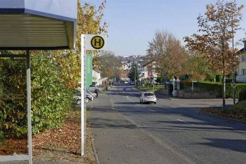 Bushaltestelle_Parkstraße - Etagenwohnung mit 99,00 m² in Lohfelden zur Miete