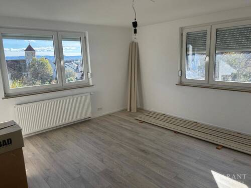 Wohnzimmer - 4 Zimmer Etagenwohnung zur Miete in Baltmannsweiler