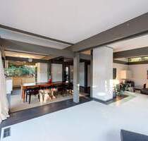 AIGNER - Lichtdurchflutet und vielseitig: 450 m² Gewerbe und Wohnen auf hohem Niveau vereint - Egmating