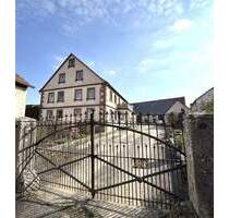 Gepflegte landwirtschaftliche Hofstelle mit großem Potential in Hohlach bei Simmershofen