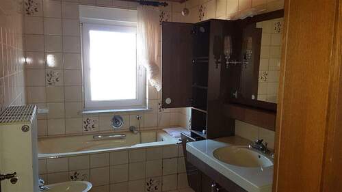 Bad klein im Obergeschoss - 