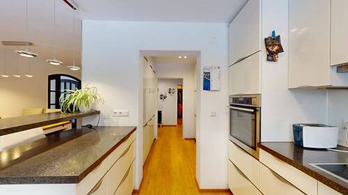 Küche zum Hauswirtschaftsraum - 